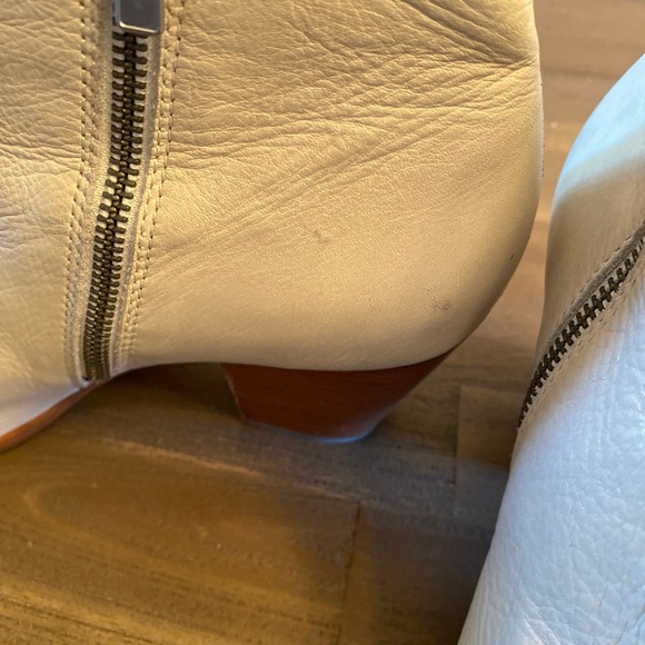 Frye Womens Reed Strappy Ankle Boots Ivory Cuban Heel Zip Up Pointed Toe 10 M - Picture 2 of 10